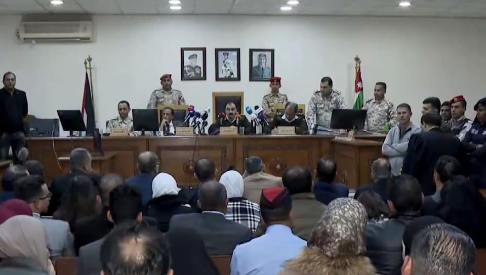 محامي متهم بقضية خلية السلط يطلب وقف البث المباشر