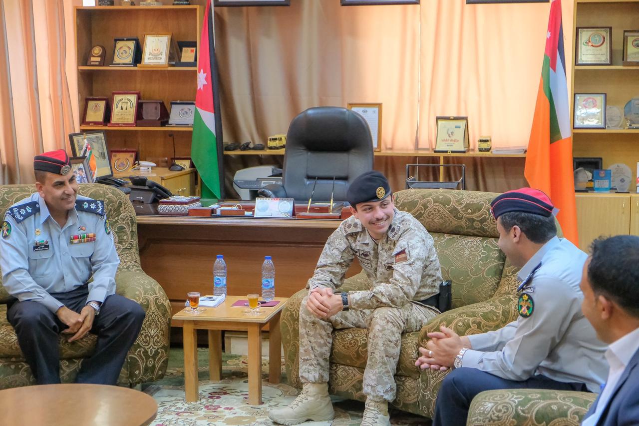 بالصور .. ولي العهد يزور مديرية دفاع مدني العقبة