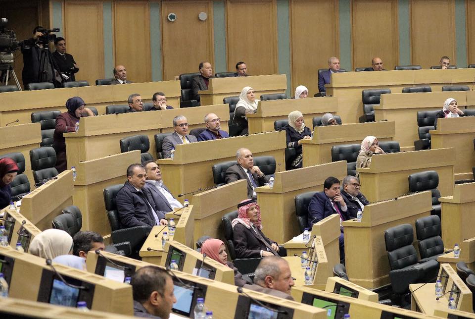 دحلان يثير مشادة كلامية تحت القبة بين النائبين الفناطسة والظهراوي