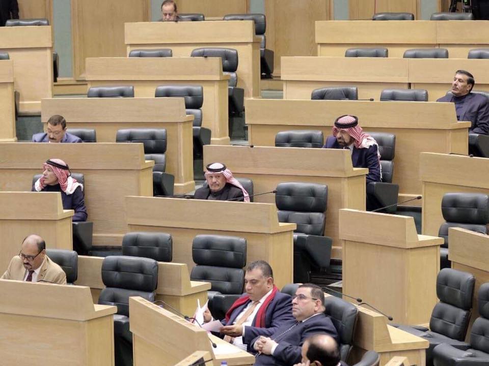 مذكرة نيابية لطرح الثقة بحكومة الرزاز