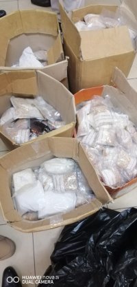 احباط تهريب 345 الف حبة مخدرة و300 كروز دخان 