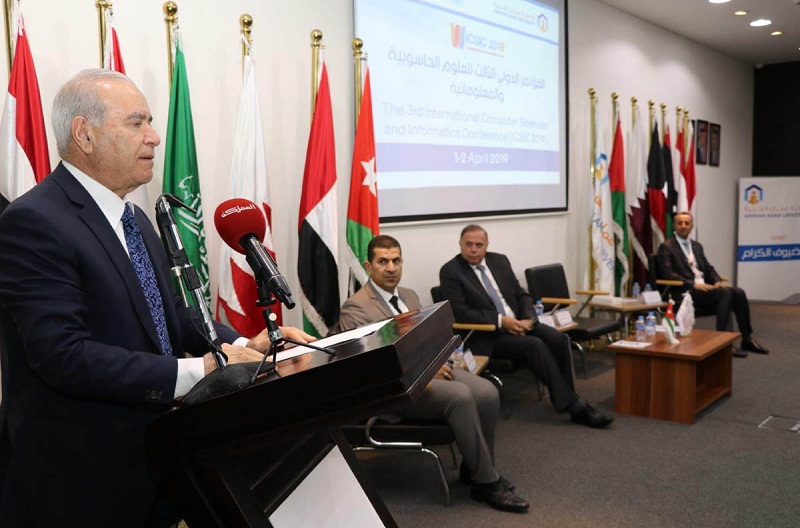 المعاني يؤكد أهمية دور التكنولوجيا الذكية في خدمة التعليم