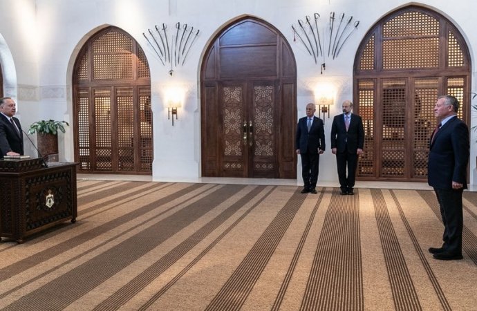 حجازي يؤدي اليمين القانونية أمام الملك رئيساً لمجلس هيئة النزاهة ومكافحة الفساد