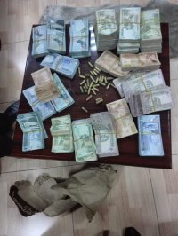 القبض على شخصين سلبا 54 ألف دينار من شركة ألبان.. فكم عاد منها؟