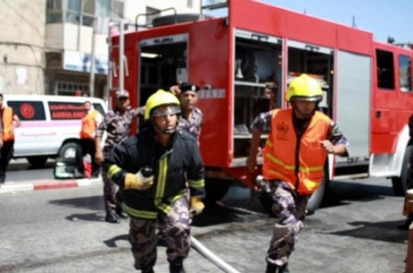 اصابة شخصين بضيق تنفس إثر حريق مطعم بعمان