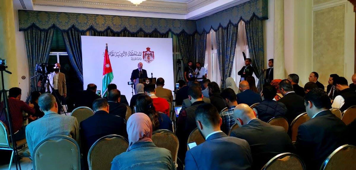 الرزاز: حكومتي لم توقع اتفاقية الغاز والمصلحة الوطنية تحدد الانفكاك منها