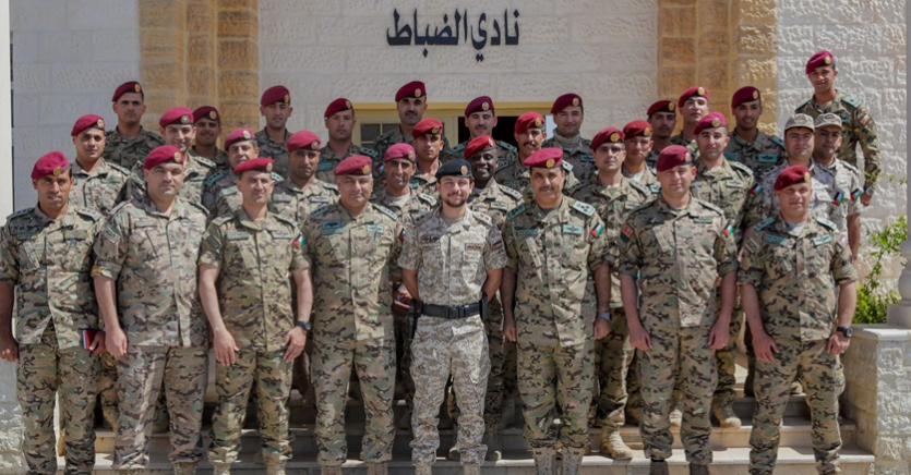 الامير الحسين يزور الوحدة الخاصة 101