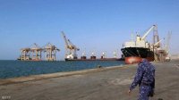 ميليشيات الحوثي تبدأ الانسحاب من موانئ الحديدة