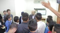 بالصور .. الرزاز يزور دار لرعاية الايتام في عمّان