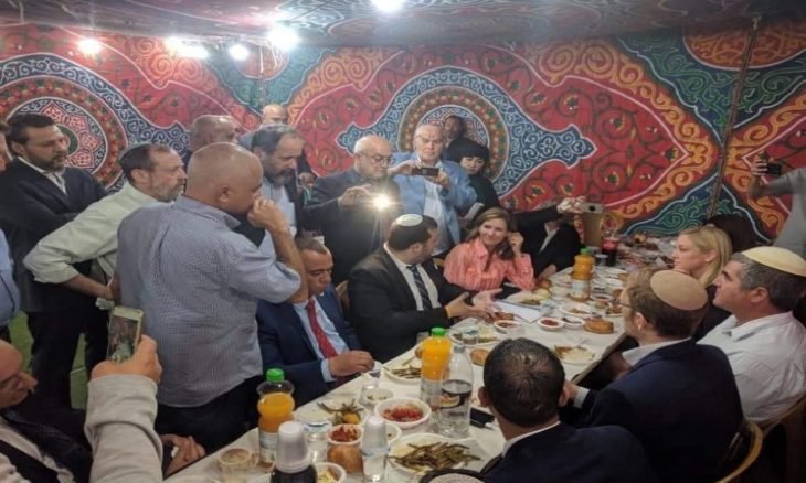 “إفطار تطبيعي”.. يثير غاضبا عارما في الأراضي الفلسطينية