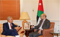 الرزاز: الاردن قام بواجبه الانساني باستقبال اللاجئين ومنذ تأسيسه