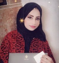 رسامة قدمت هدية للملك رد عليها بهدية أخرى - صور