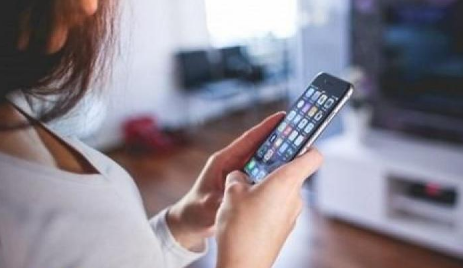 مكالمة جنسية .. تدفع فتاة لقتل شقيقتها خنقاً