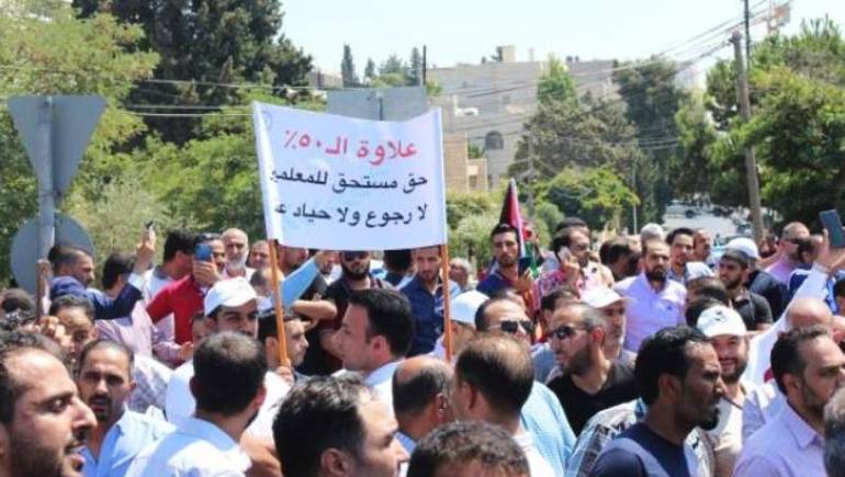 "المعلمين" الاعتداء على الكوادر الاعلامية تصرف فردي