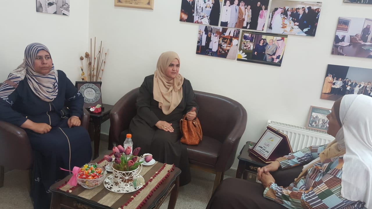 الدكتورة شحادة تزور المركز السعودي لتدريب الكفيفات 