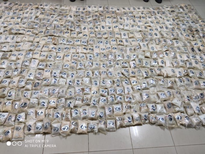 بالصور.. احباط تهريب (770) الف حبة كبتاغون في الازرق