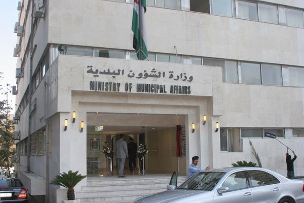 "البلديات" تقرّ زيادة 25% مع رفع ساعات العمل لـ42 ساعة