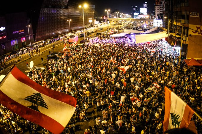احتجاجات لبنان تدخل يومها الـ 12 .. ولا بوادر حل
