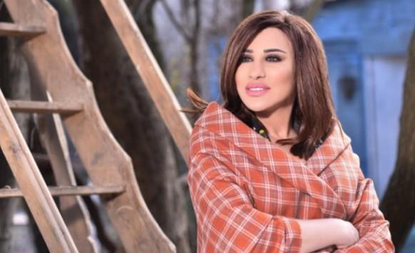 نجوى كرم تعلق على استقالة الحريري