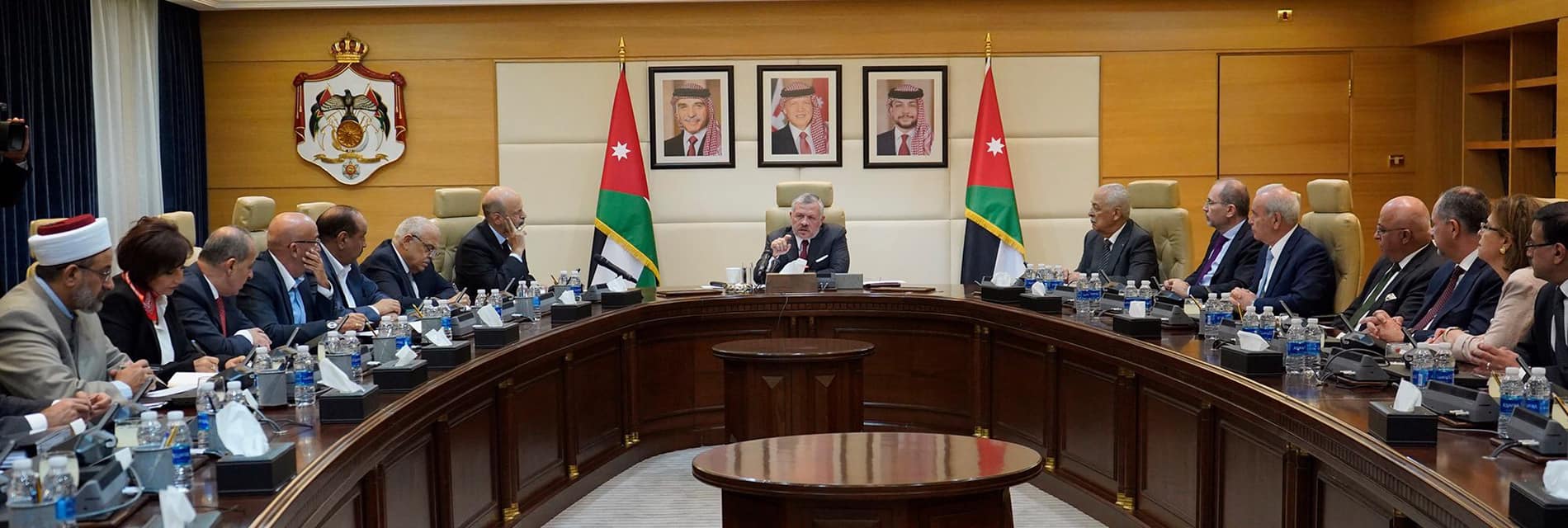 حكومة الملك وليست حكومة الرزاز