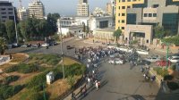 لبنان .. محتجون يتظاهرون أمام مرافق عامة