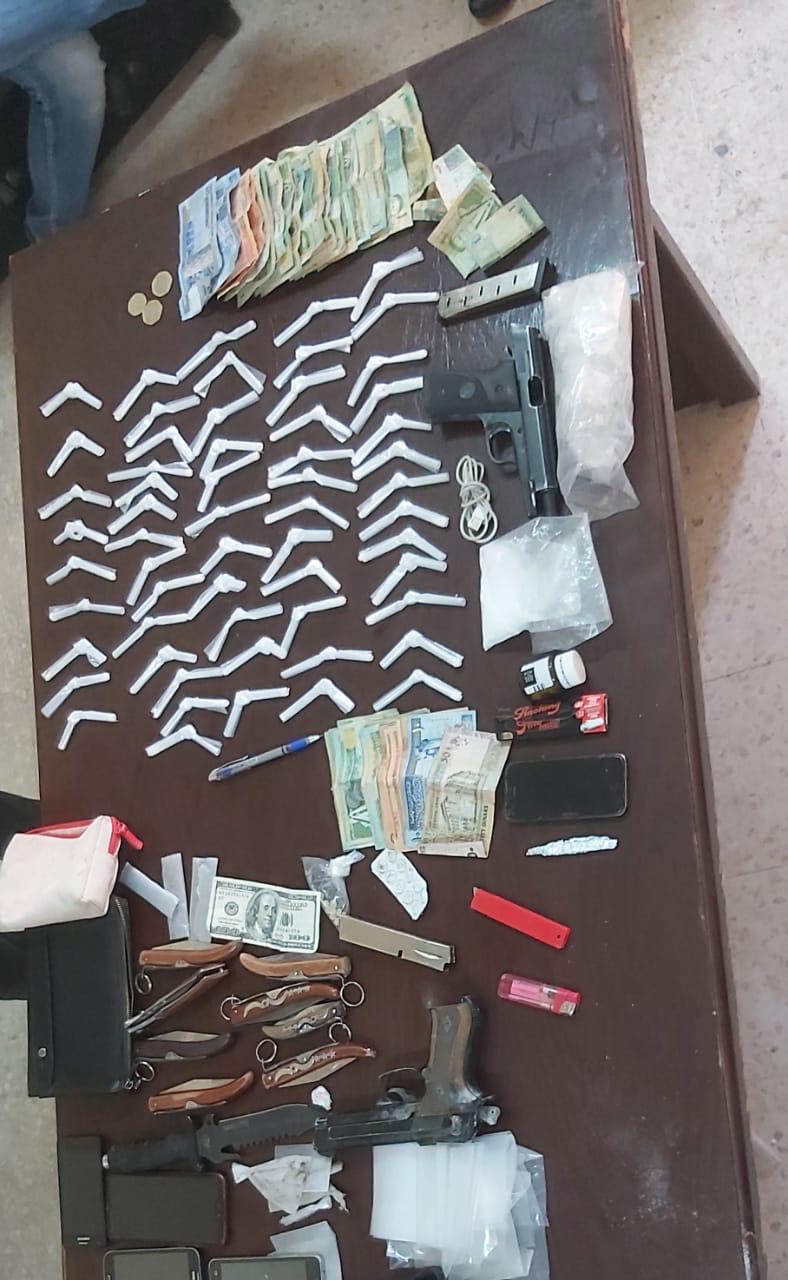 الزرقاء : مداهمات امنية تطيح بـ"ستة أشخاص" تورطوا بـ"المخدرات"