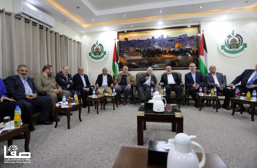 "اللقاء الوطني"...أول عقبة في طريق الانتخابات الفلسطينية