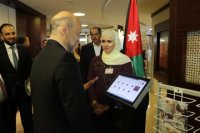بالصور .. الرزاز يطلق الحزمة الأولى من الخدمات الإلكترونية لهيئة الاستثمار