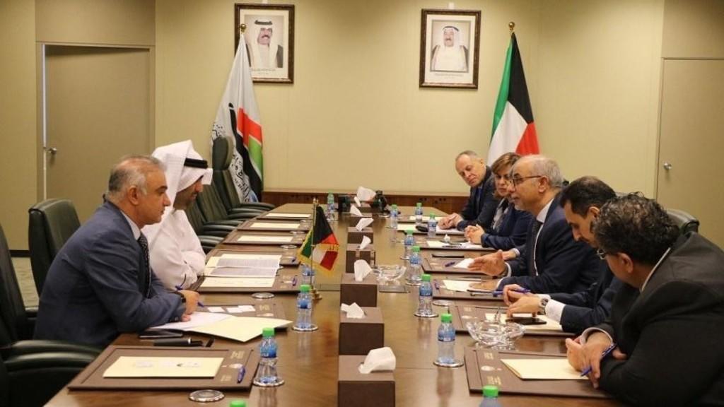 بحث تعزيز التعاون في مجالات استثمارية مع الكويت