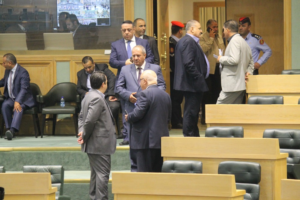 فقدان النصاب يرفع جلسة النواب