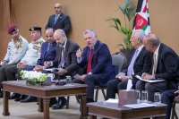 الملك: التركيز على إقامة مشاريع استثمارية في المرحلة المقبلة(صور)