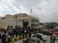مصابون باختناق بحريق مدرسة بالرمثا يغارون المستشفى