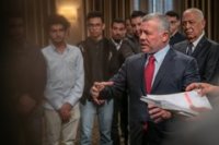 الملك يلتقي طلبة جامعيين حققوا نتائج متقدمة بمسابقات للبرمجة (صور)