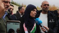 والدة الشهيد أبو دياك تروي فصولا من معاناة ابنها