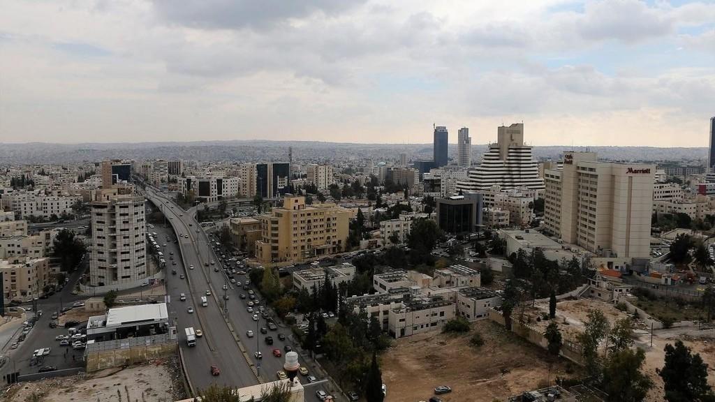 كاتب صهيوني يحرض على إقامة دولة فلسطينية في الأردن