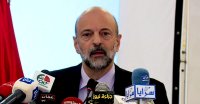 الرزاز ينتقد "كلام الصالونات" حول الفساد في الأردن