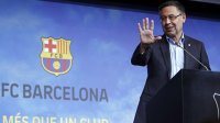 رئيس برشلونة يقدم هدايا من نوع خاص للاعبي فريقه