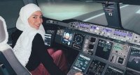 أول شابة سورية تقود طائرة بمفردها
