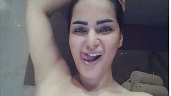 بـ"بيبي دول" أسود..ظهور مثير لسما المصري