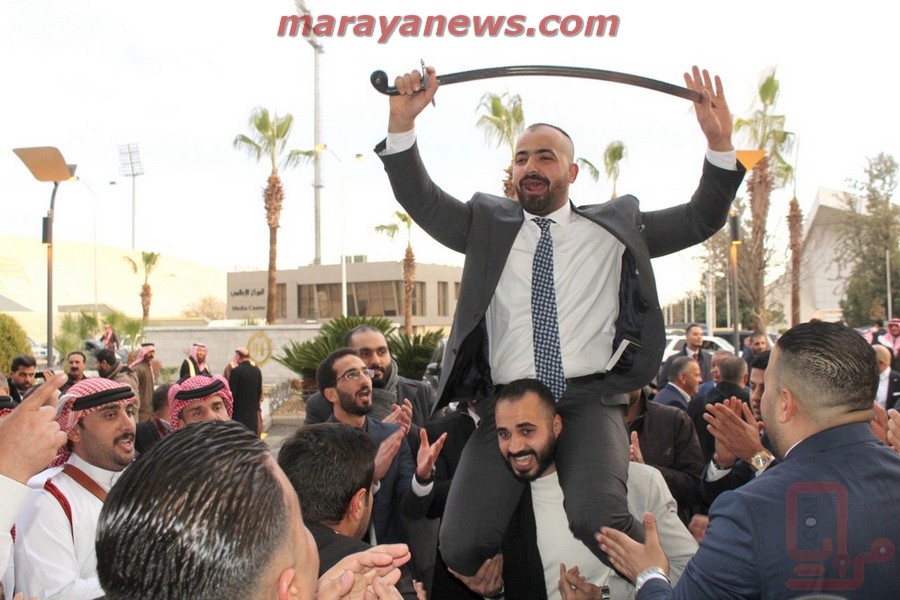 العوايشة وعشلق نسايب .. الطراونة طلب والصقور أجاب (صور)