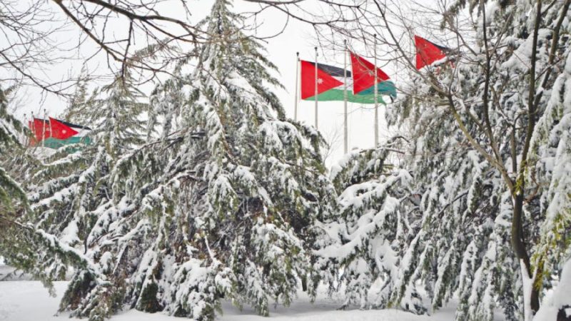 أجواء شديدة البرودة وزخات ثلجية فوق المرتفعات الجبلية العالية