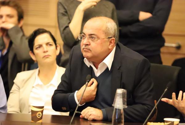 الطيبي يهدد أزرق ابيض: بدوننا لن يكون جانتس رئيسا