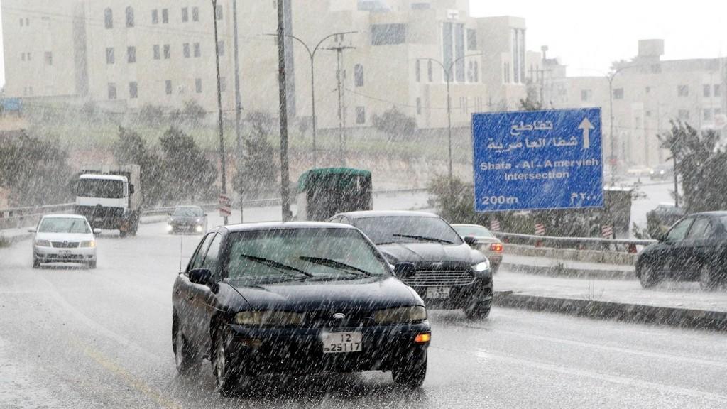 أجواء باردة وماطرة.. ومنخفض قطبي الثلاثاء