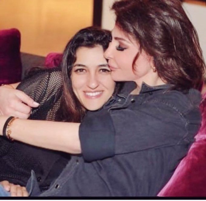 إليسا تعايد طفلتها بكلمات مليئة بالحب