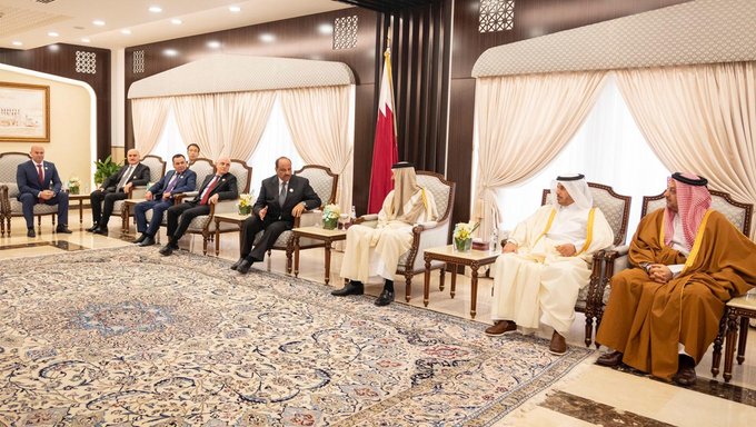 أمير قطر يستقبل وزير الداخلية