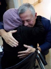 الملك يزور عائلتين في وادي عربة