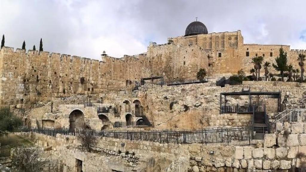 الأردن يتابع حفريات سلطات الاحتلال الإسرائيلي قرب حائط الأقصى الجنوبي