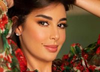 ياسمين صبري تشعل مواقع التواصل بالأحمر الناري في احدث ظهور لها