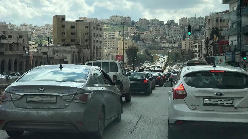 عودة حركة المرور إلى طبيعتها بعد ازدحامات مرورية