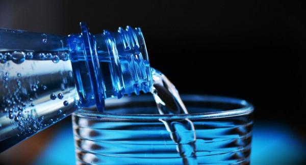 سيدة تمتنع عن شرب الماء لمدة عام!